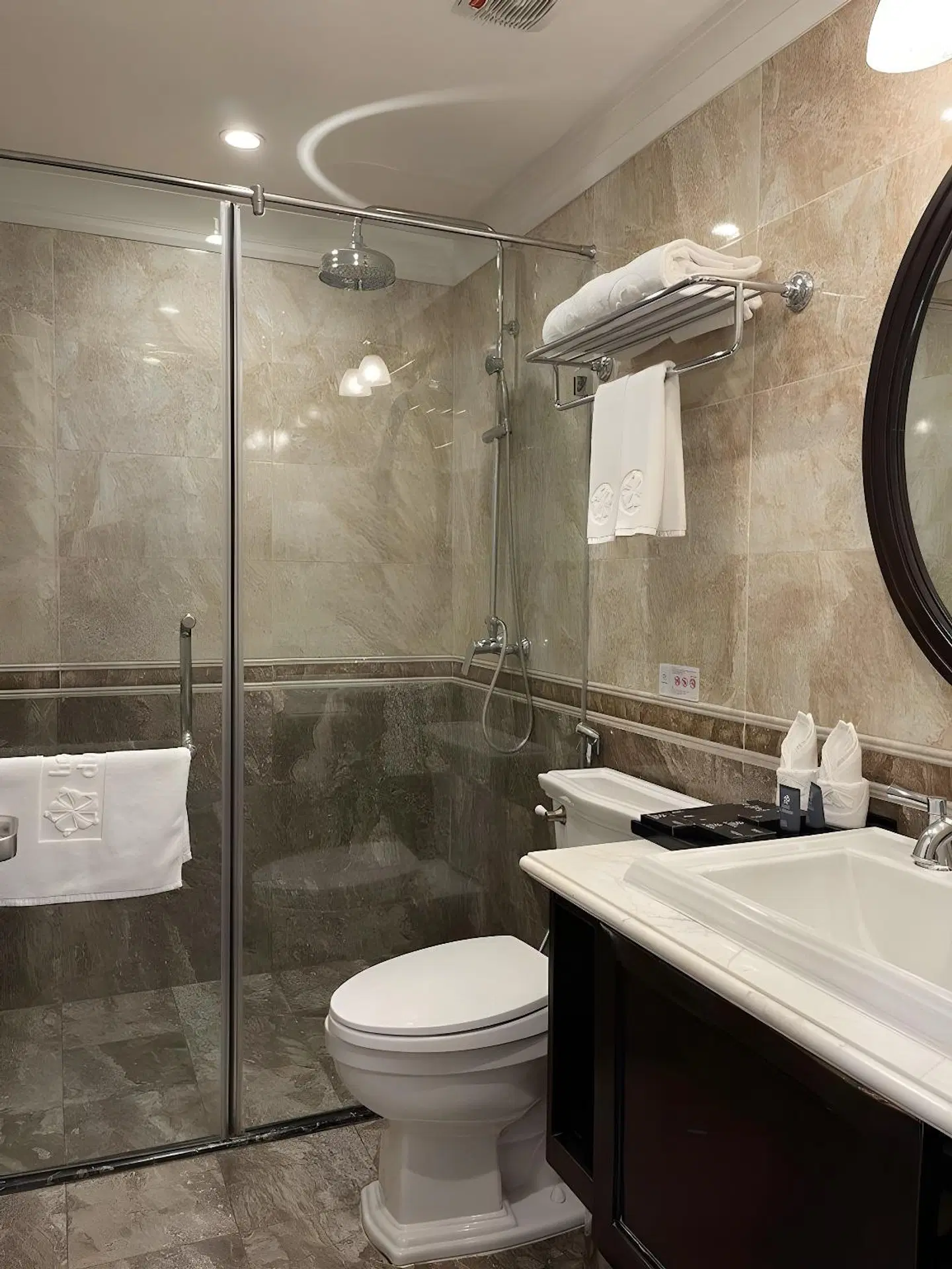 Hotel du Monde Badezimmer