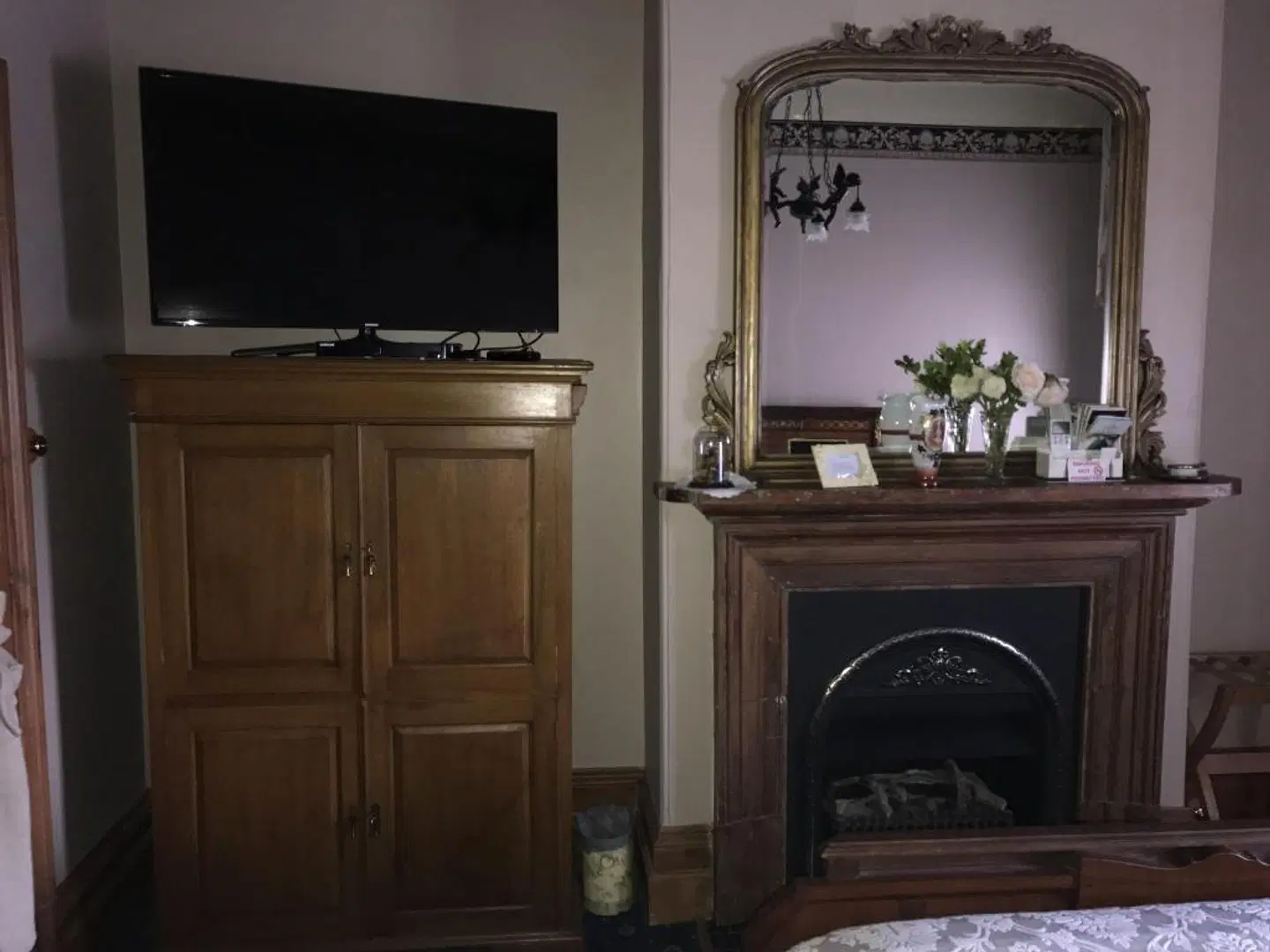 Freeman On Ford ROOM_EXAMPLE