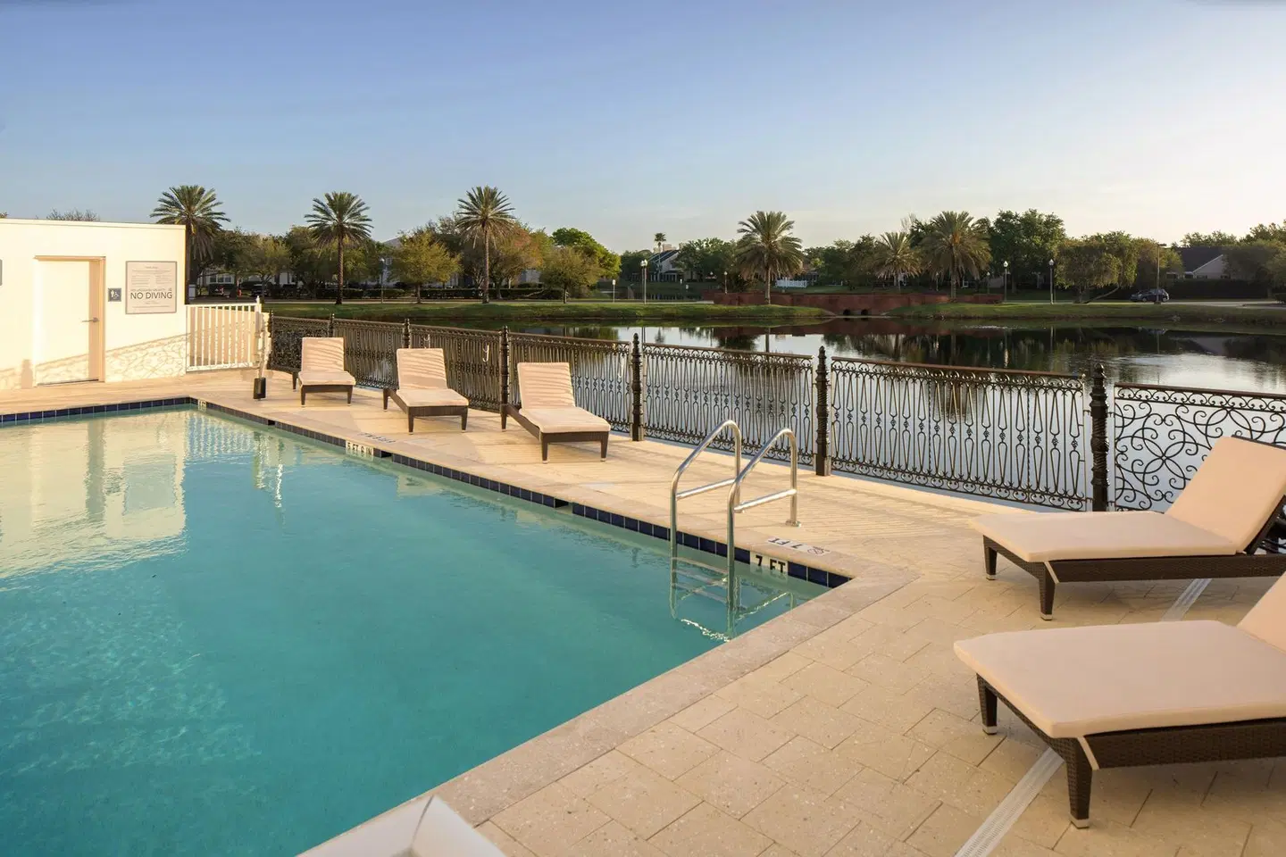 The Karol Hotel, St. Petersburg Clearwater, a Tribute Portfolio Hotel OUTDOOR_POOL