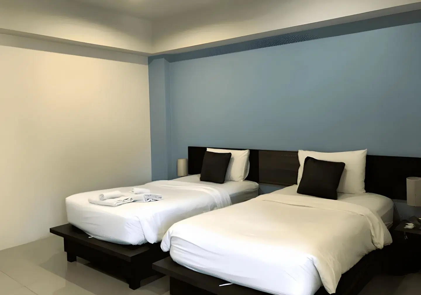 Cool Residence ROOM_EXAMPLE