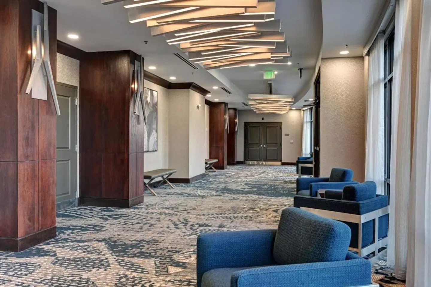 DoubleTree by Hilton Denver International Airport LOUNGE_LOBBY