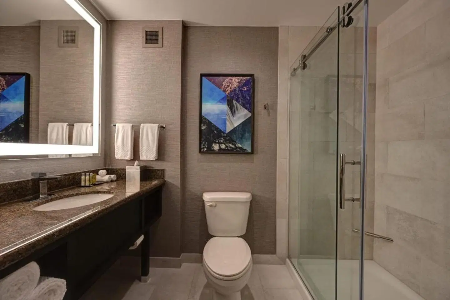 DoubleTree by Hilton Denver International Airport Badezimmer