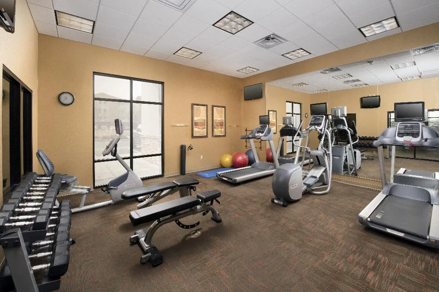 DoubleTree by Hilton Denver International Airport SPORTS_AND_LEISURE