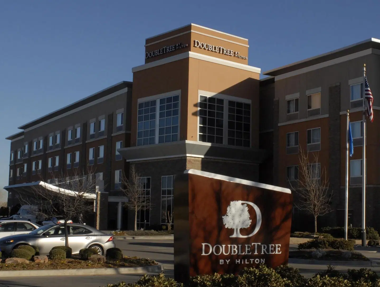 DoubleTree by Hilton Hotel Oklahoma City Airport EXTERIOR