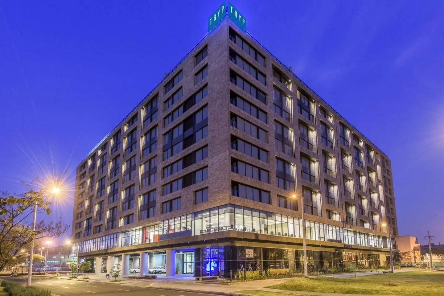 Fairfield by Marriott Bogota Embajada EXTERIOR