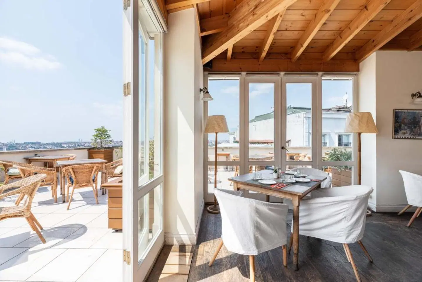 Adahan DeCamondo Pera, Autograph Collection Restaurant