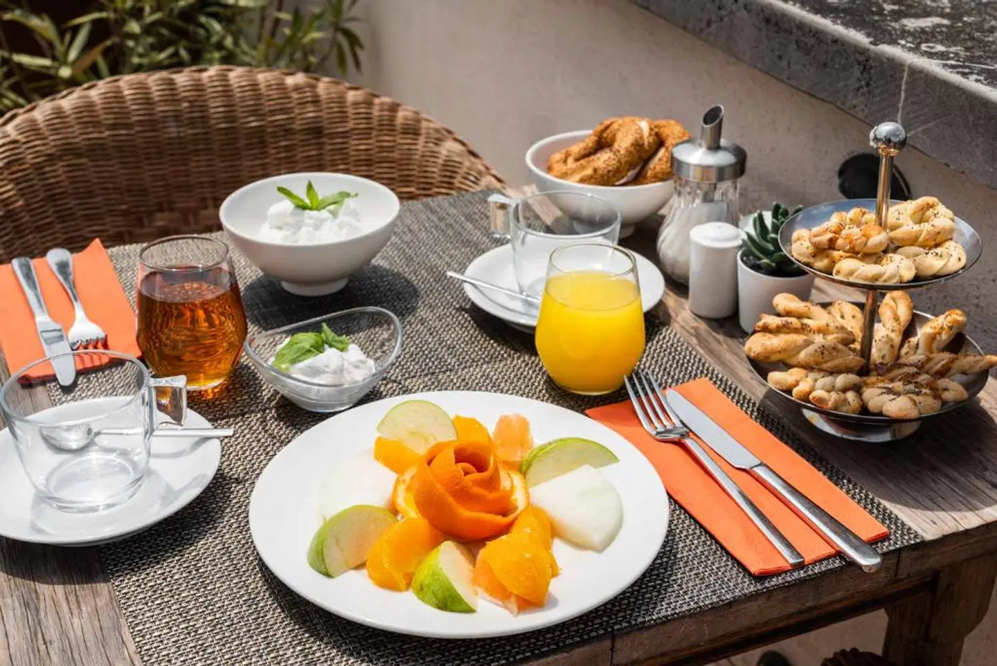 Adahan DeCamondo Pera, Autograph Collection Restaurant