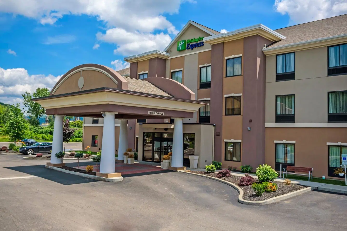 Holiday Inn Express Bradford by IHG EXTERIOR