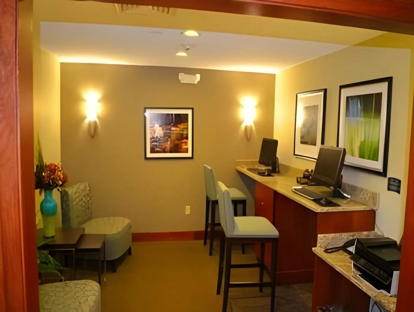 Staybridge Suites Bowling Green by IHG Bar