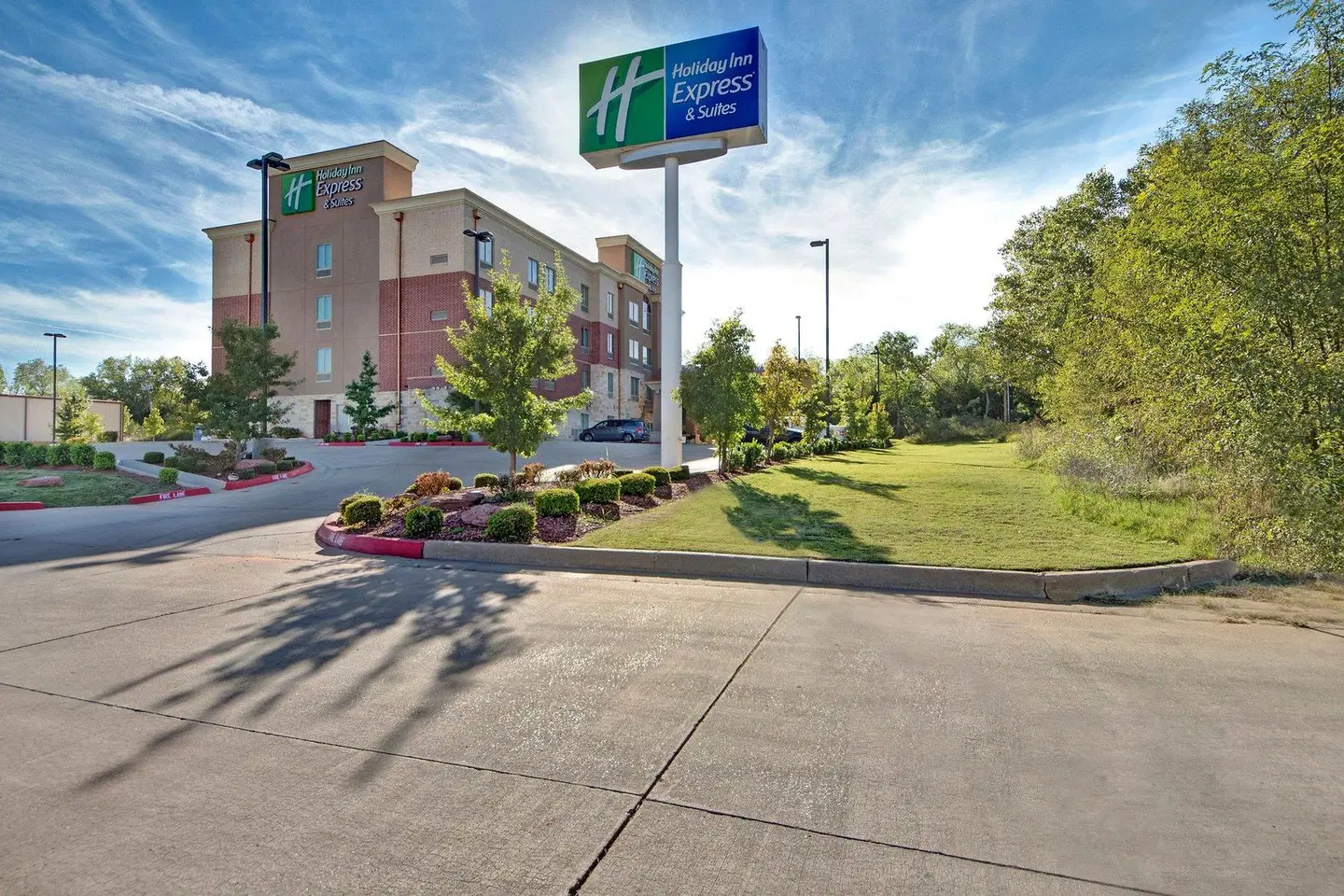 Holiday Inn Express & Suites Oklahoma City North by IHG EXTERIOR