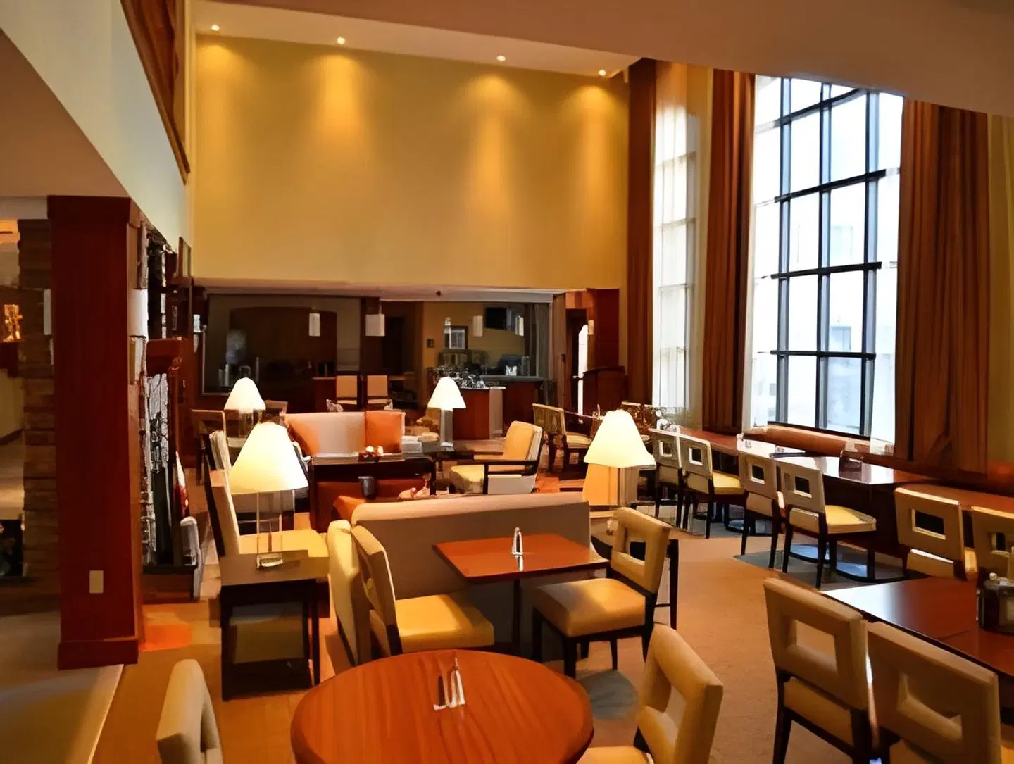 Staybridge Suites Bowling Green by IHG Bar