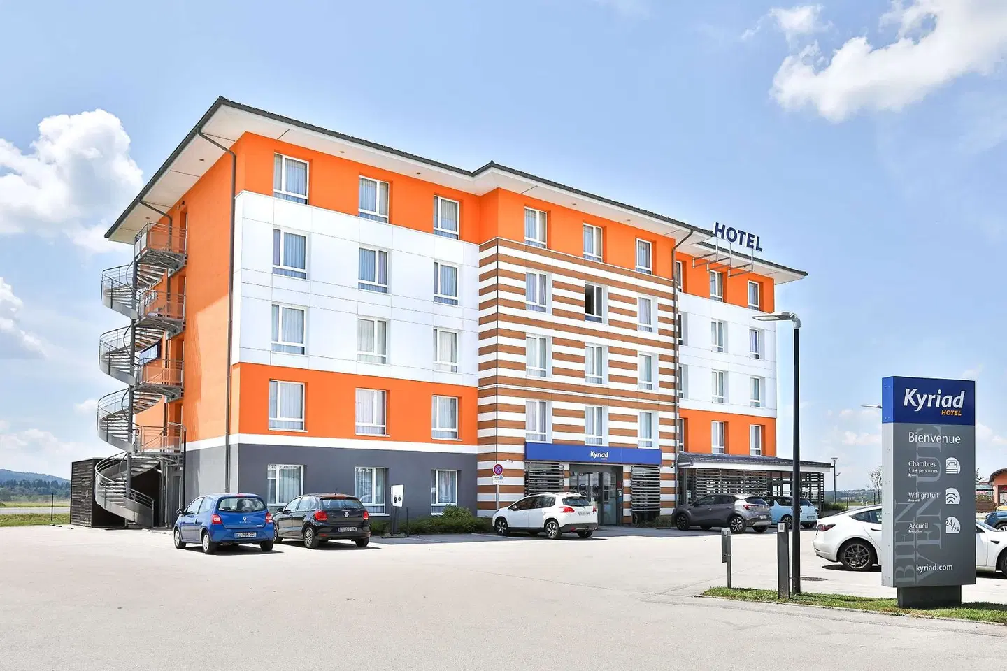 Kyriad Pontarlier EXTERIOR