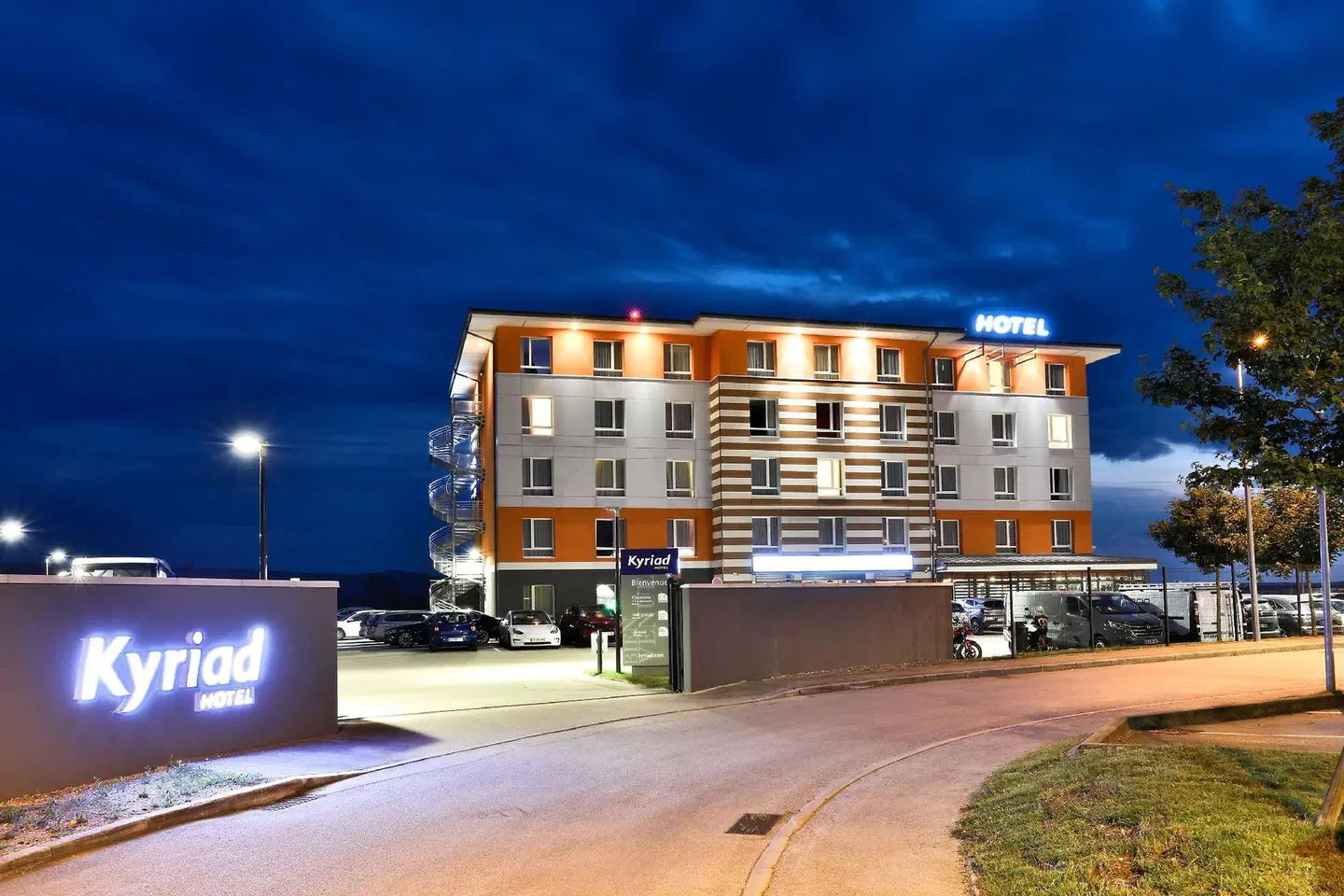 Kyriad Pontarlier EXTERIOR