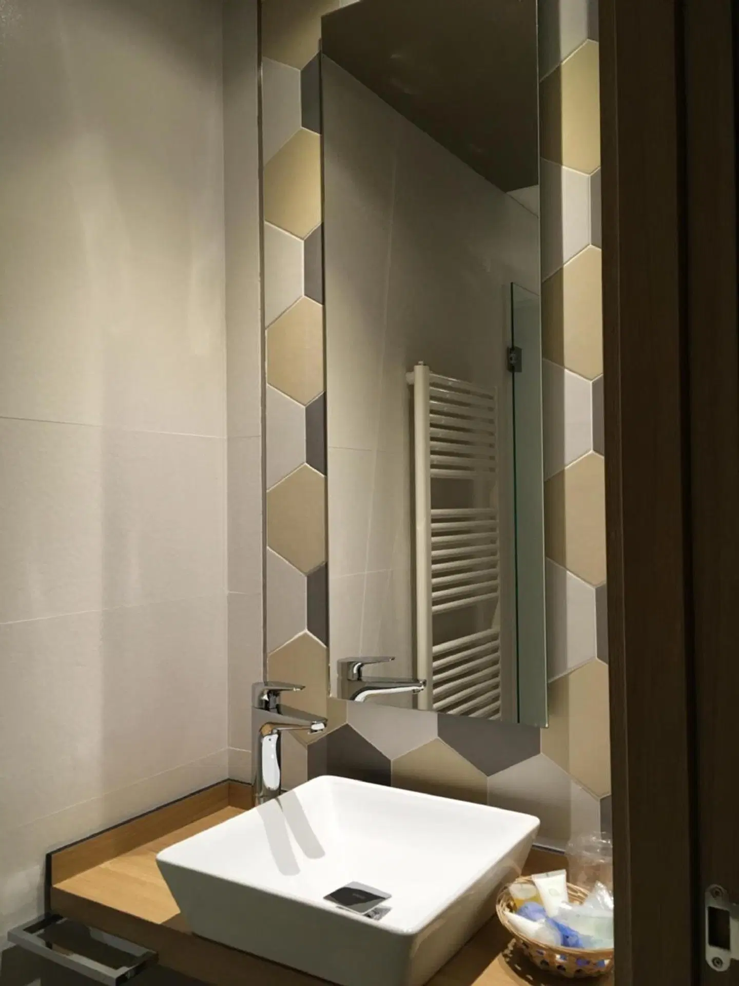 Hotel Landaben Badezimmer