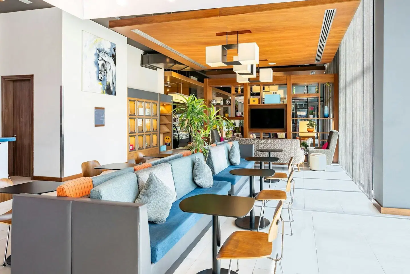 Aloft by Marriott Riyadh Bar