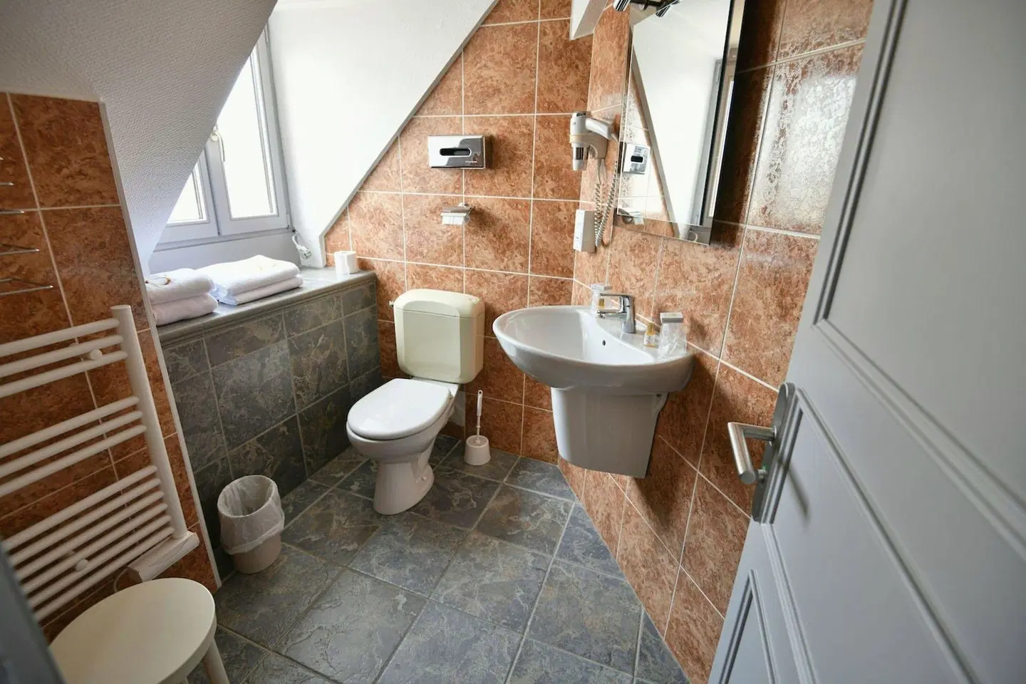 Qualys-Hotel De Gramont Badezimmer