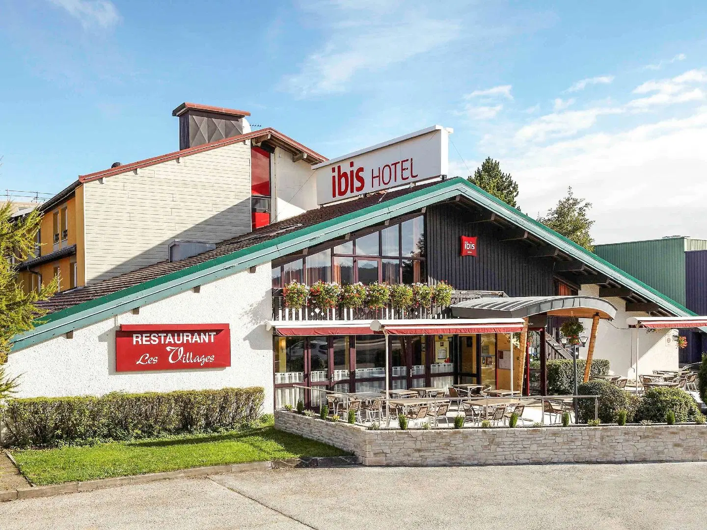 ibis Pontarlier EXTERIOR