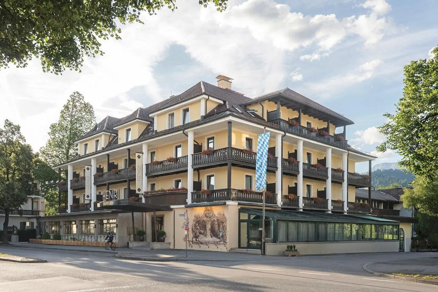 HENRI Hotel Garmisch-Partenkirchen EXTERIOR