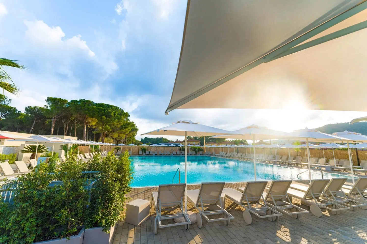 Caladune Resort OUTDOOR_POOL