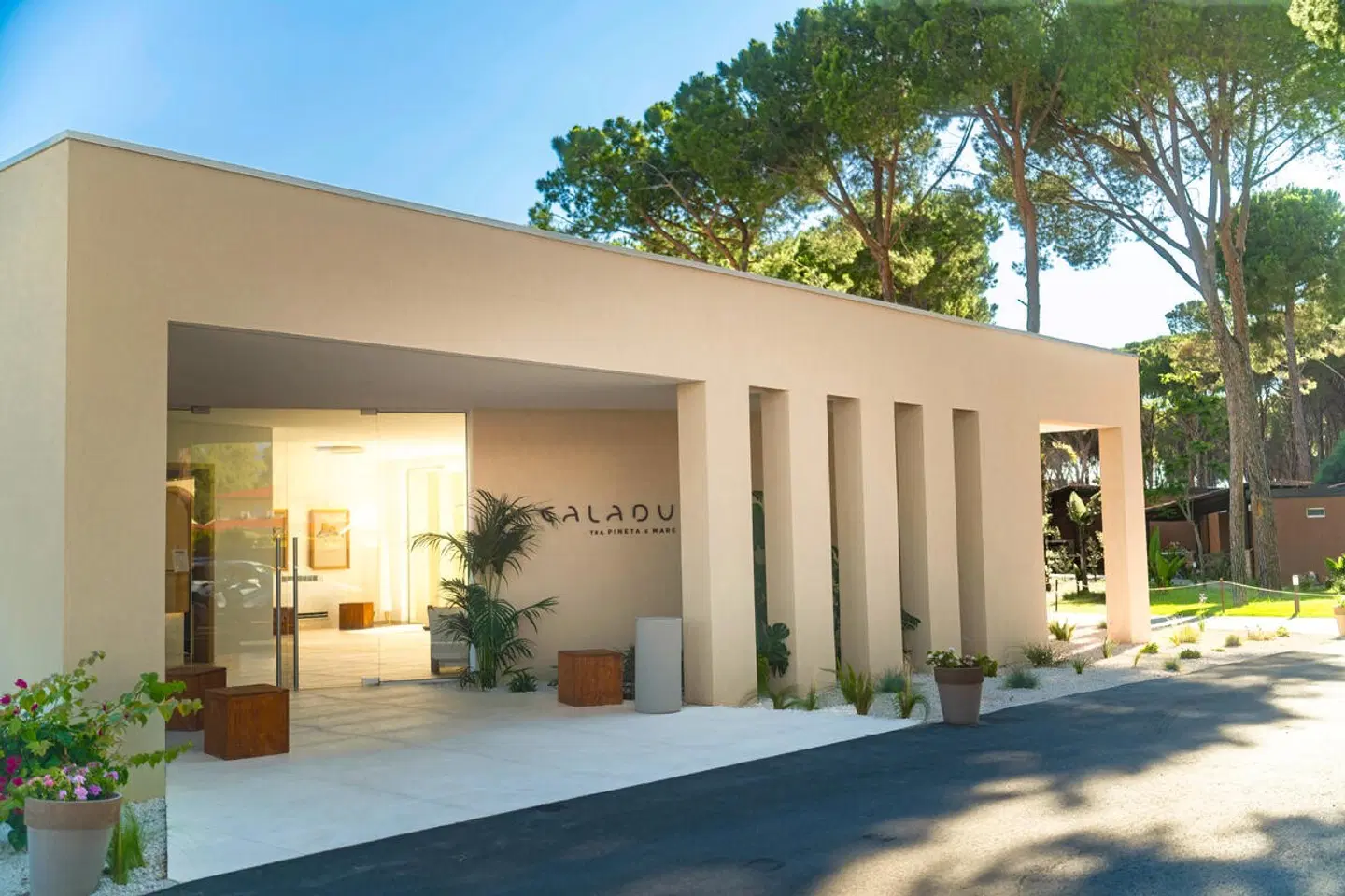 Caladune Resort EXTERIOR