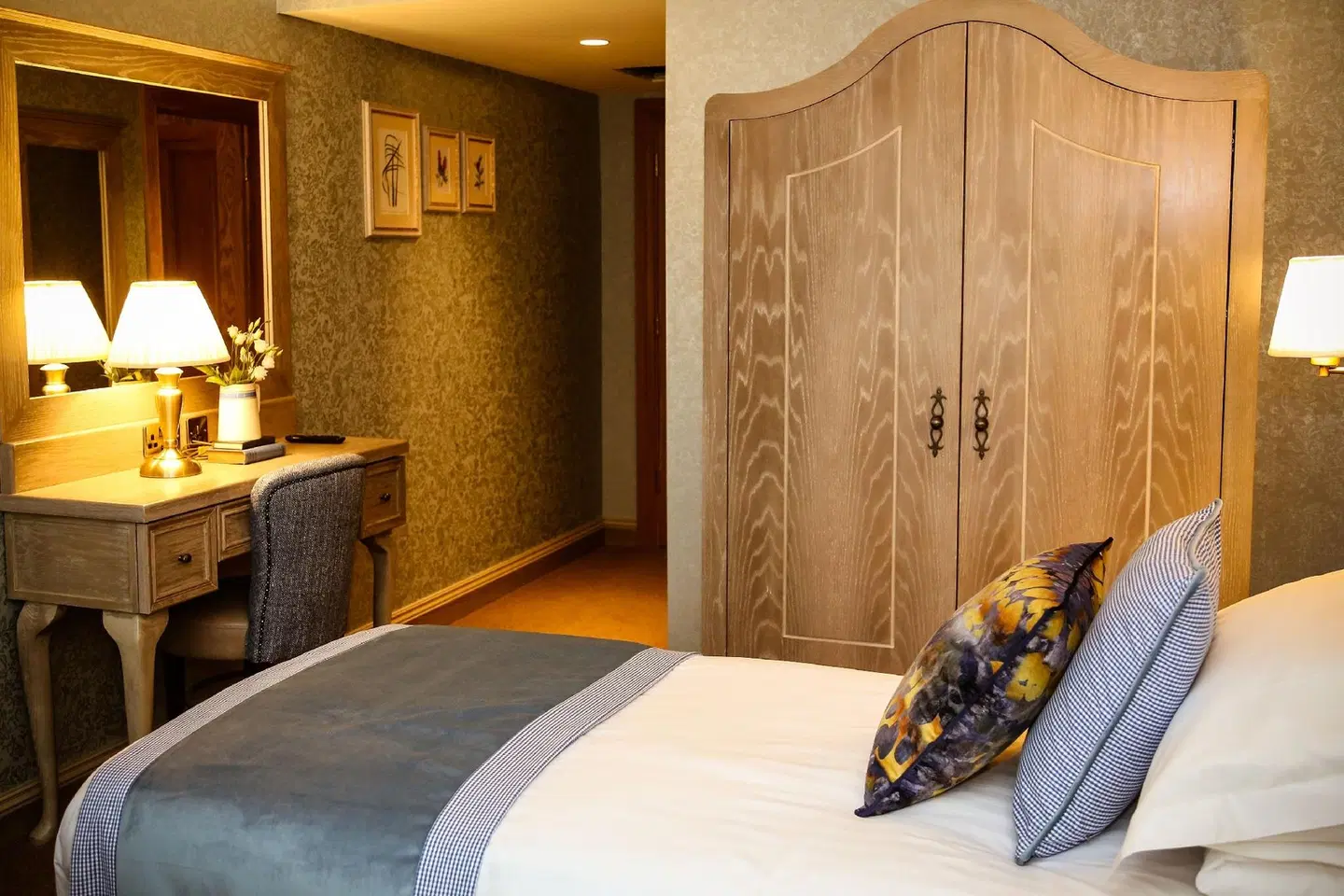 Avalon House Hotel ROOM_EXAMPLE