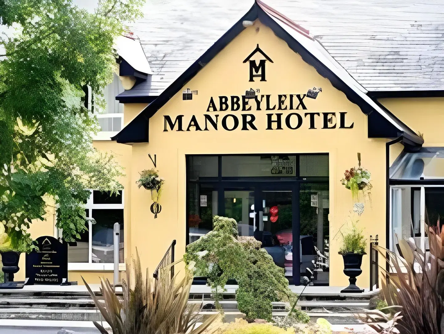 The Abbeyleix Manor Hotel EXTERIOR