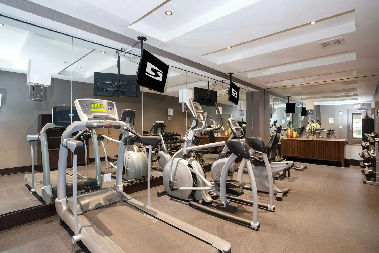 Sandman Hotel Oakville SPORTS_AND_LEISURE