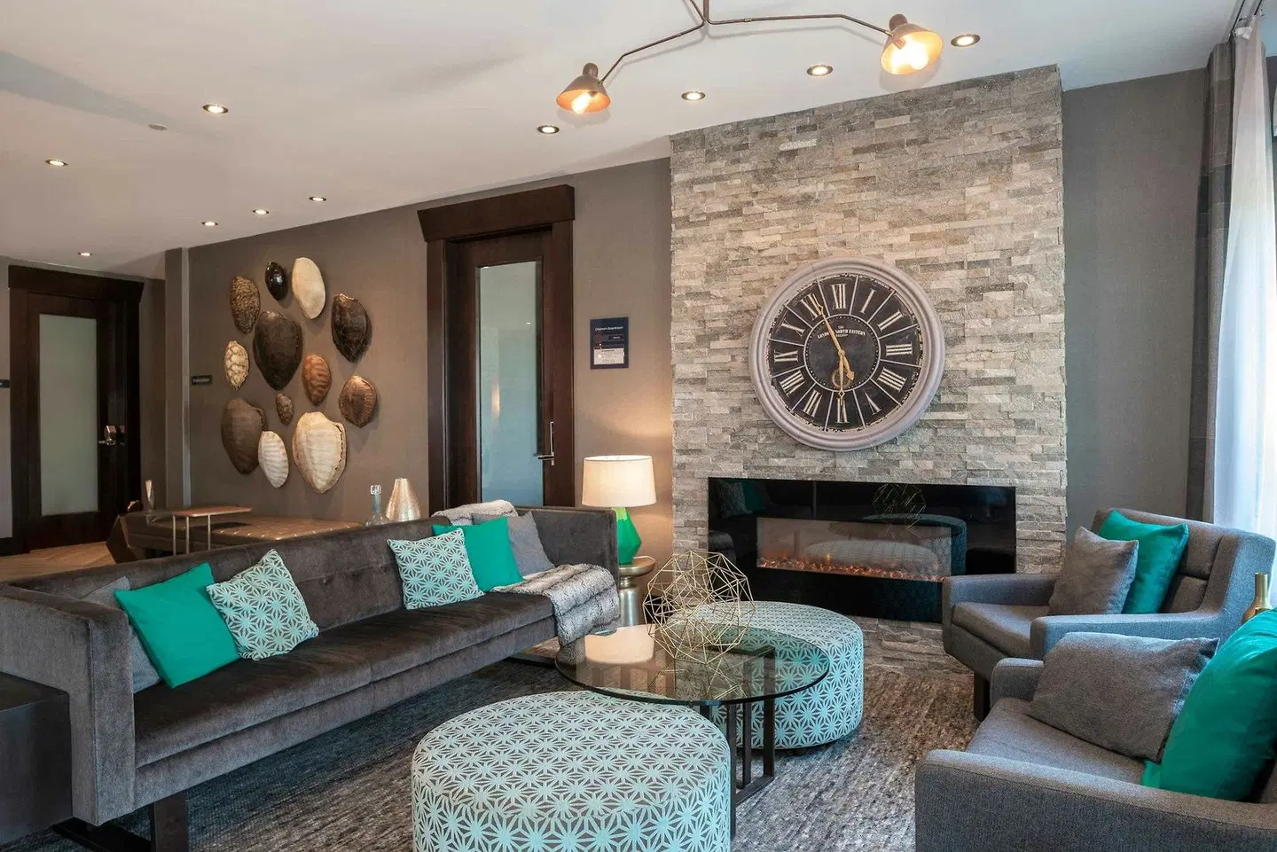 Sandman Hotel Oakville HEALTH_BEAUTY