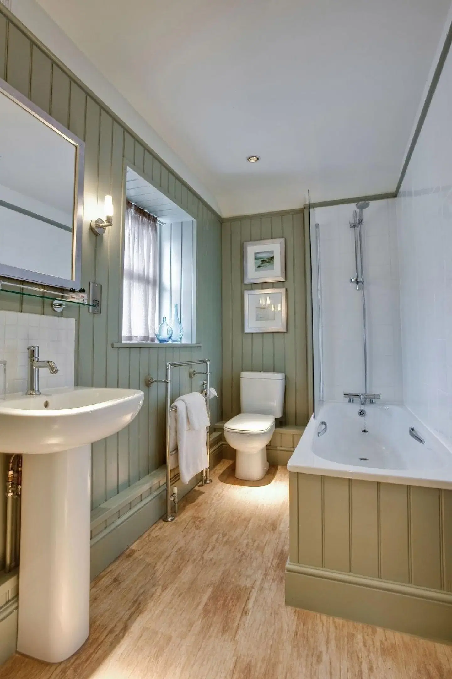 Anglesey Arms Hotel Badezimmer