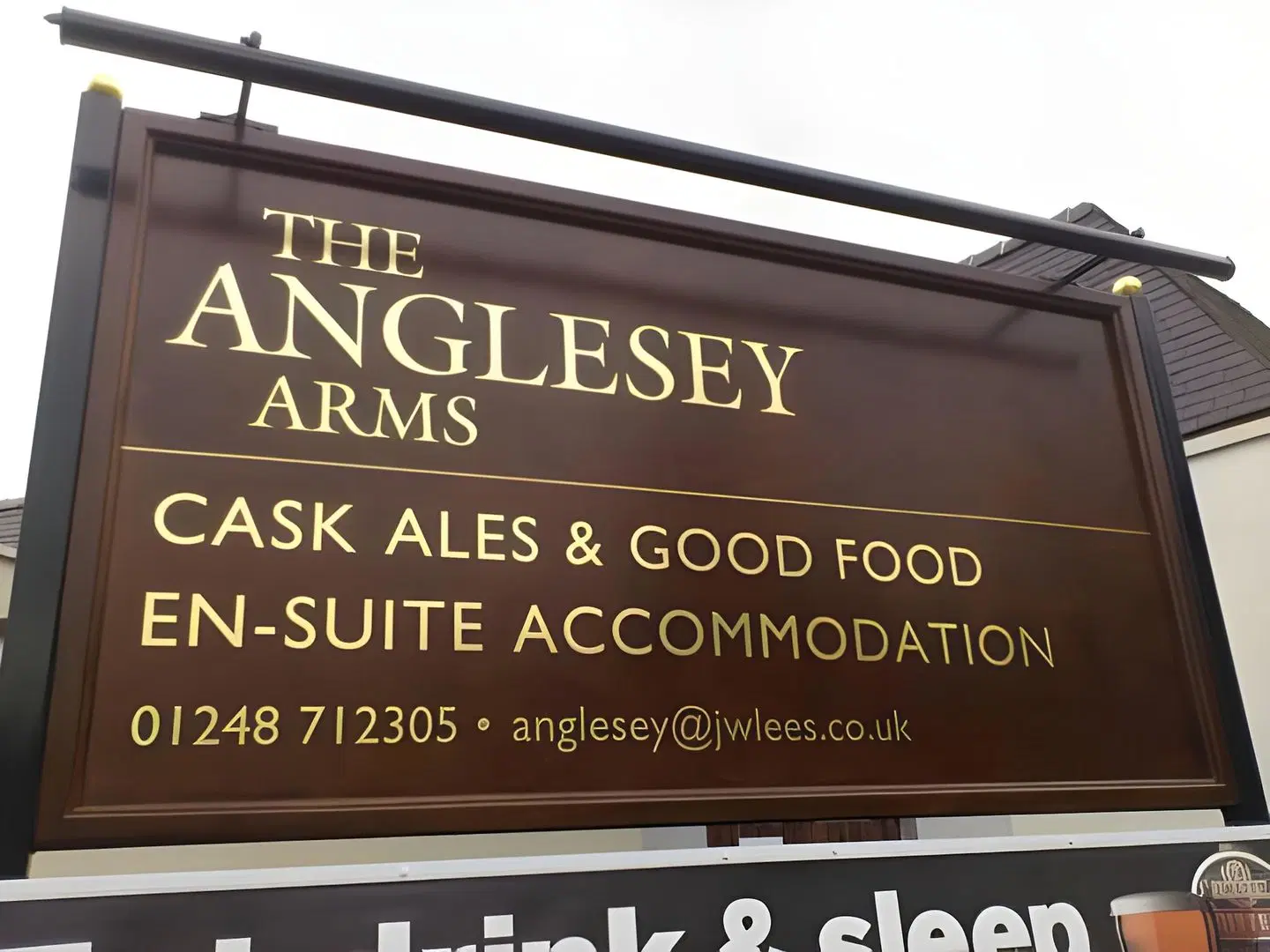 Anglesey Arms Hotel EXTERIOR