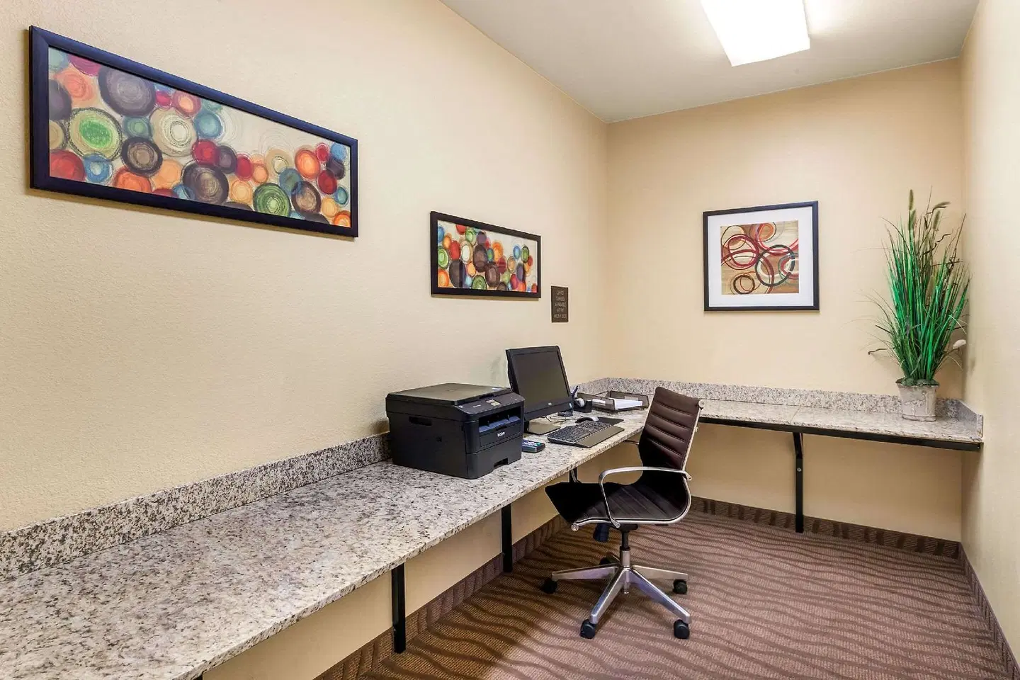 Comfort Suites Burlington HEALTH_BEAUTY