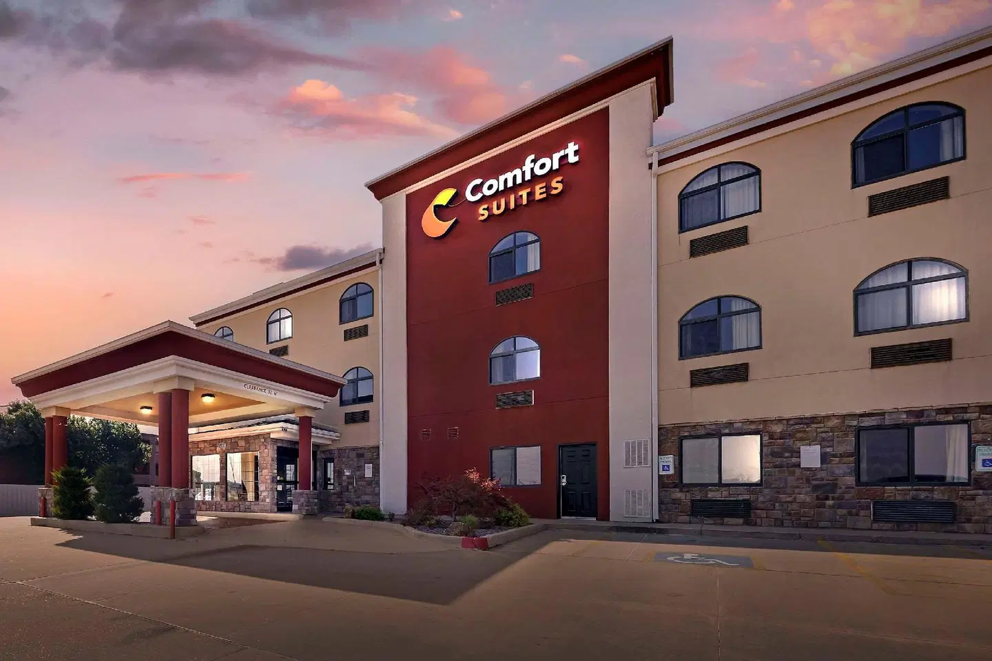 Comfort Suites Fairgrounds West EXTERIOR