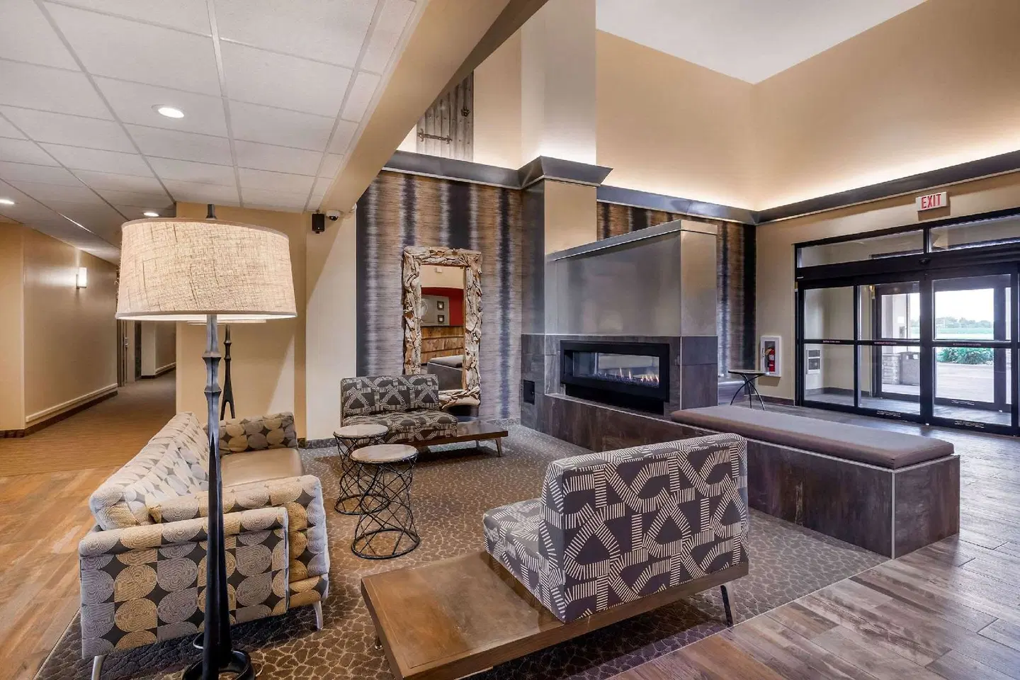 Comfort Suites Burlington ROOM_EXAMPLE