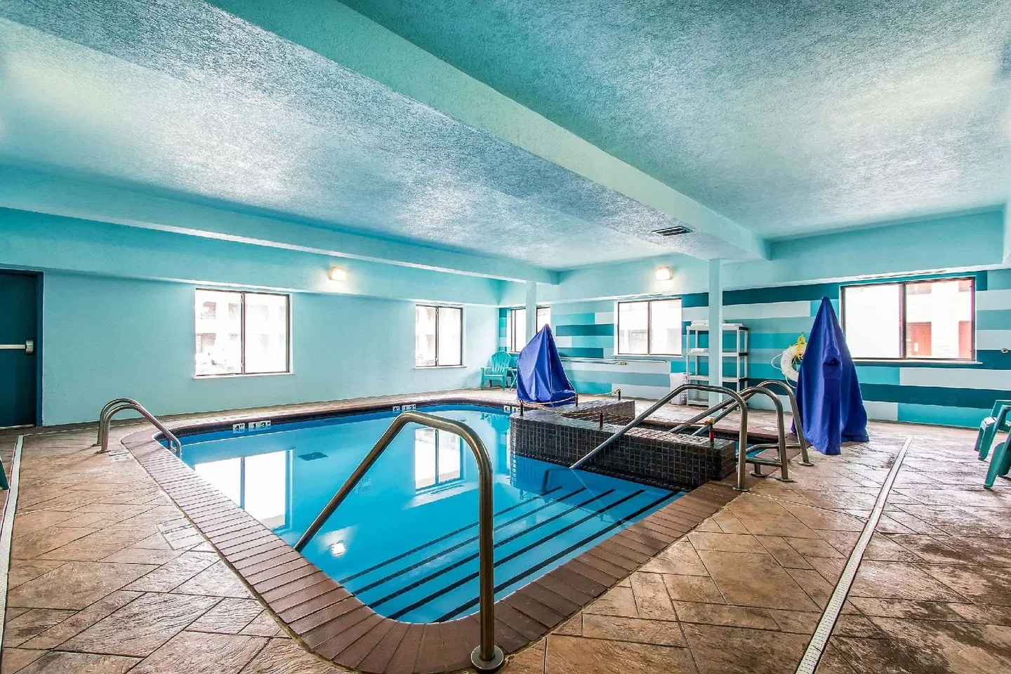 Comfort Suites Fairgrounds West Hallenbad