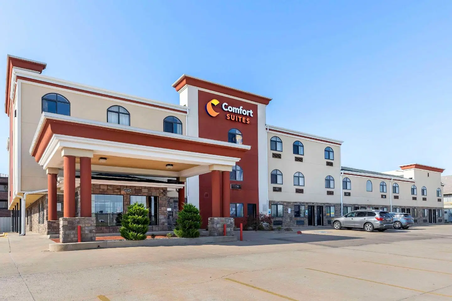 Comfort Suites Fairgrounds West EXTERIOR