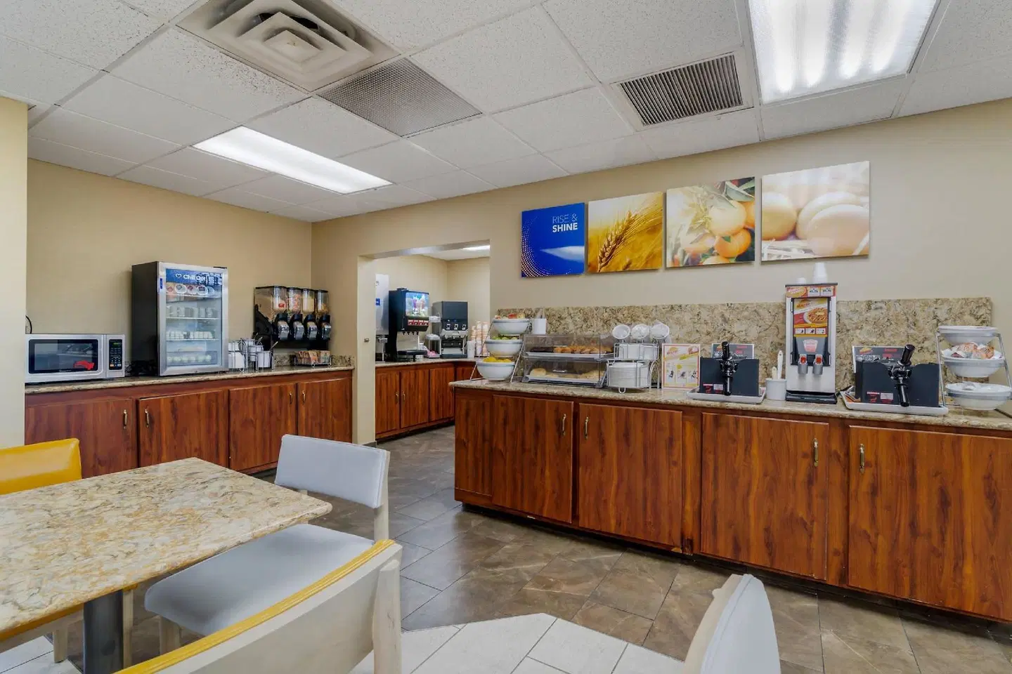 Comfort Inn Bismarck Bar