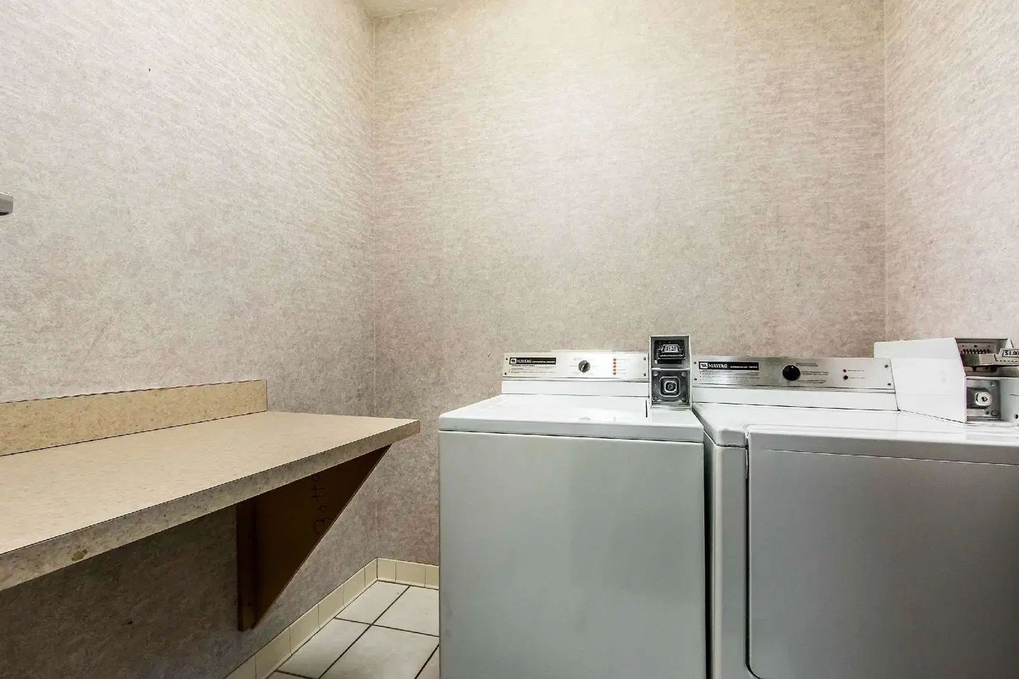 Comfort Suites Fairgrounds West Badezimmer
