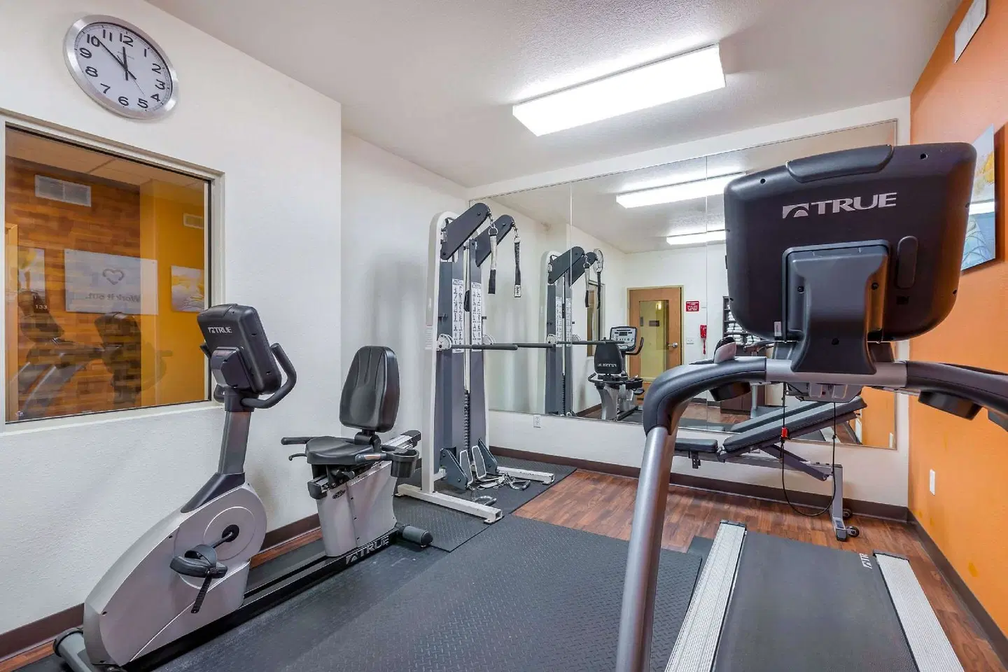 Comfort Suites Burlington SPORTS_AND_LEISURE