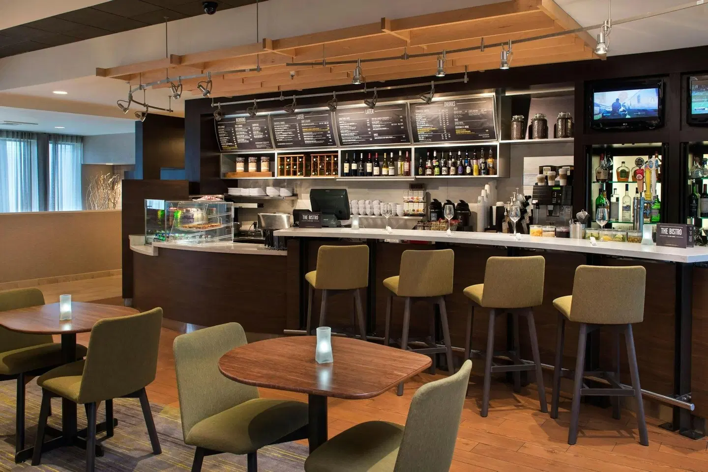 Courtyard by Marriott Norwalk Bar