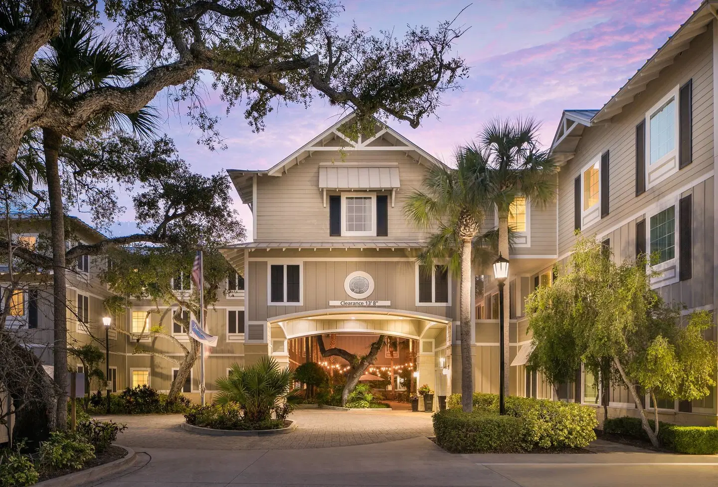 Hampton Inn New Smyrna Beach EXTERIOR