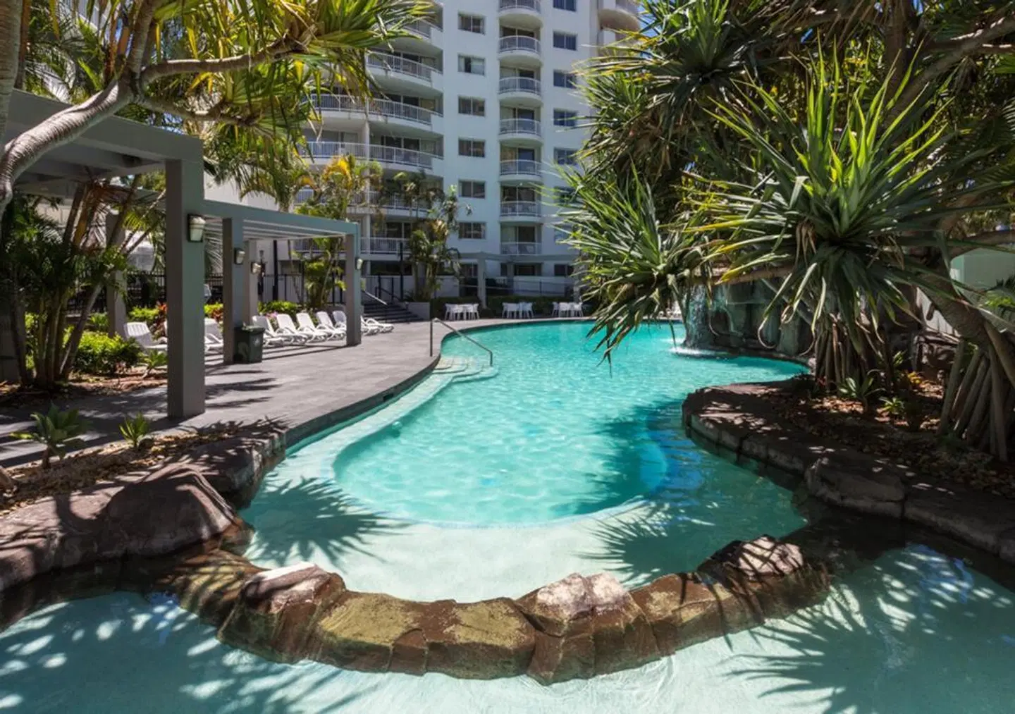 Australis Sovereign Hotel OUTDOOR_POOL