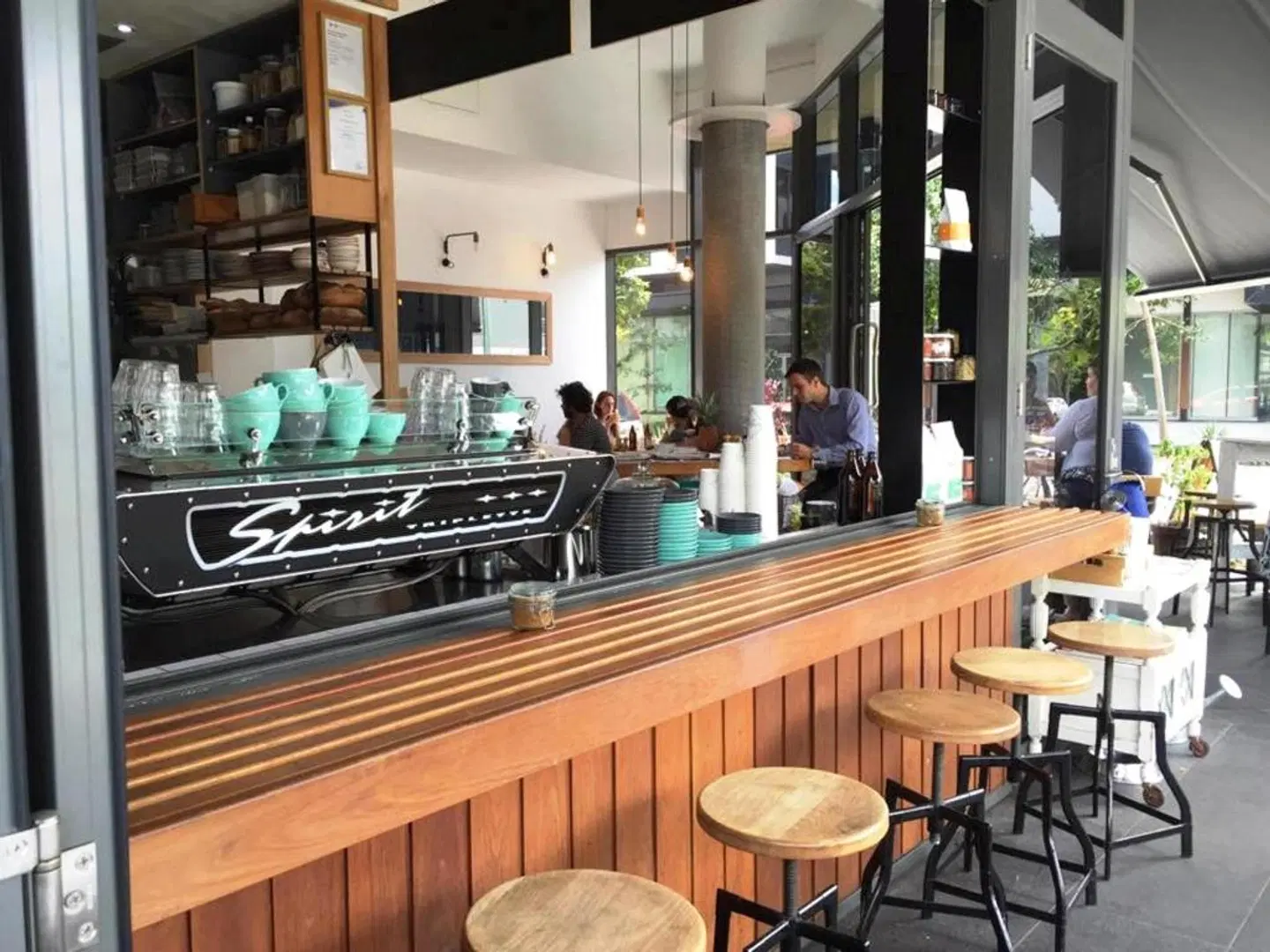 Vine Serviced Apartments Bar