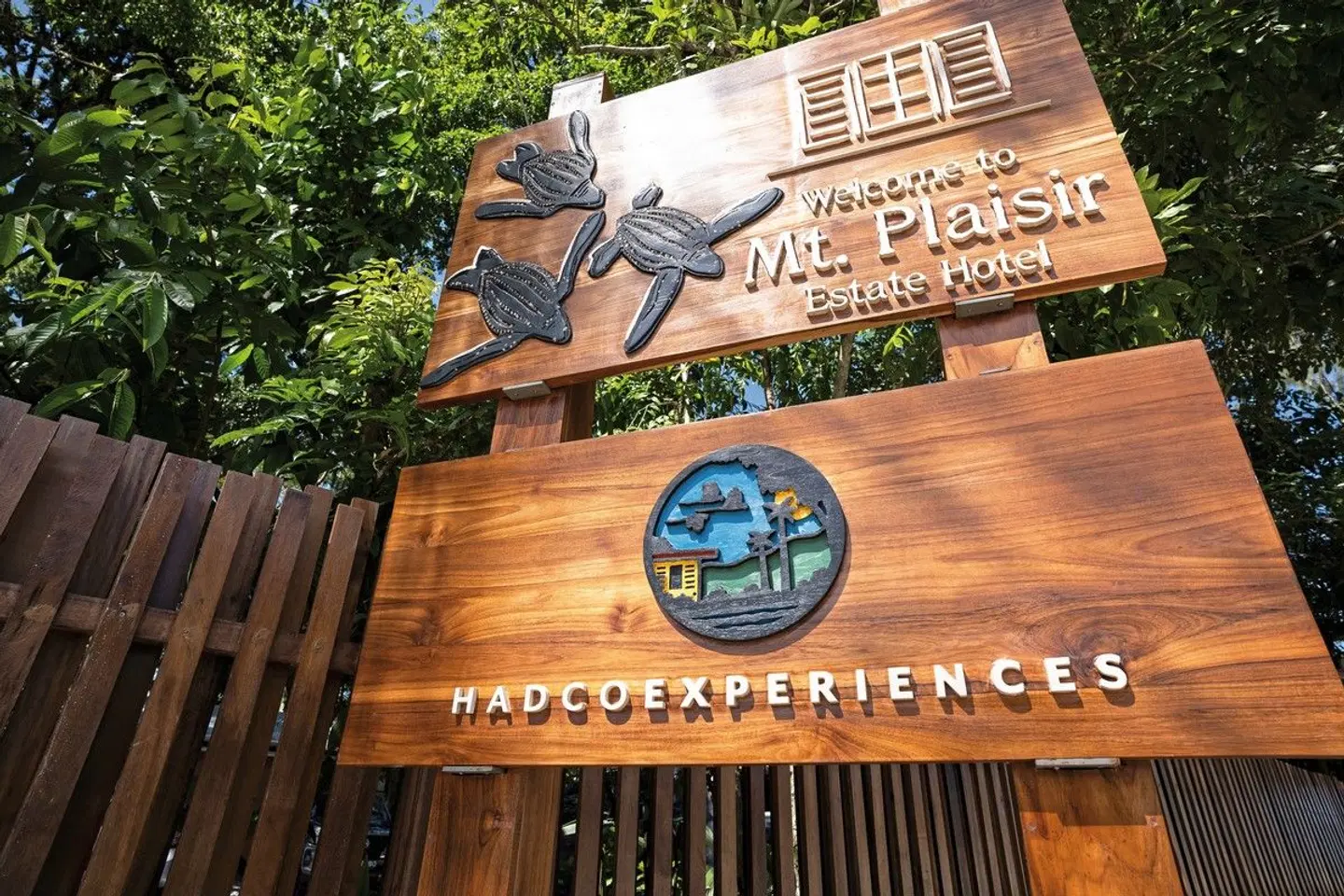 Mt. Plaisir Estate Hotel EXTERIOR