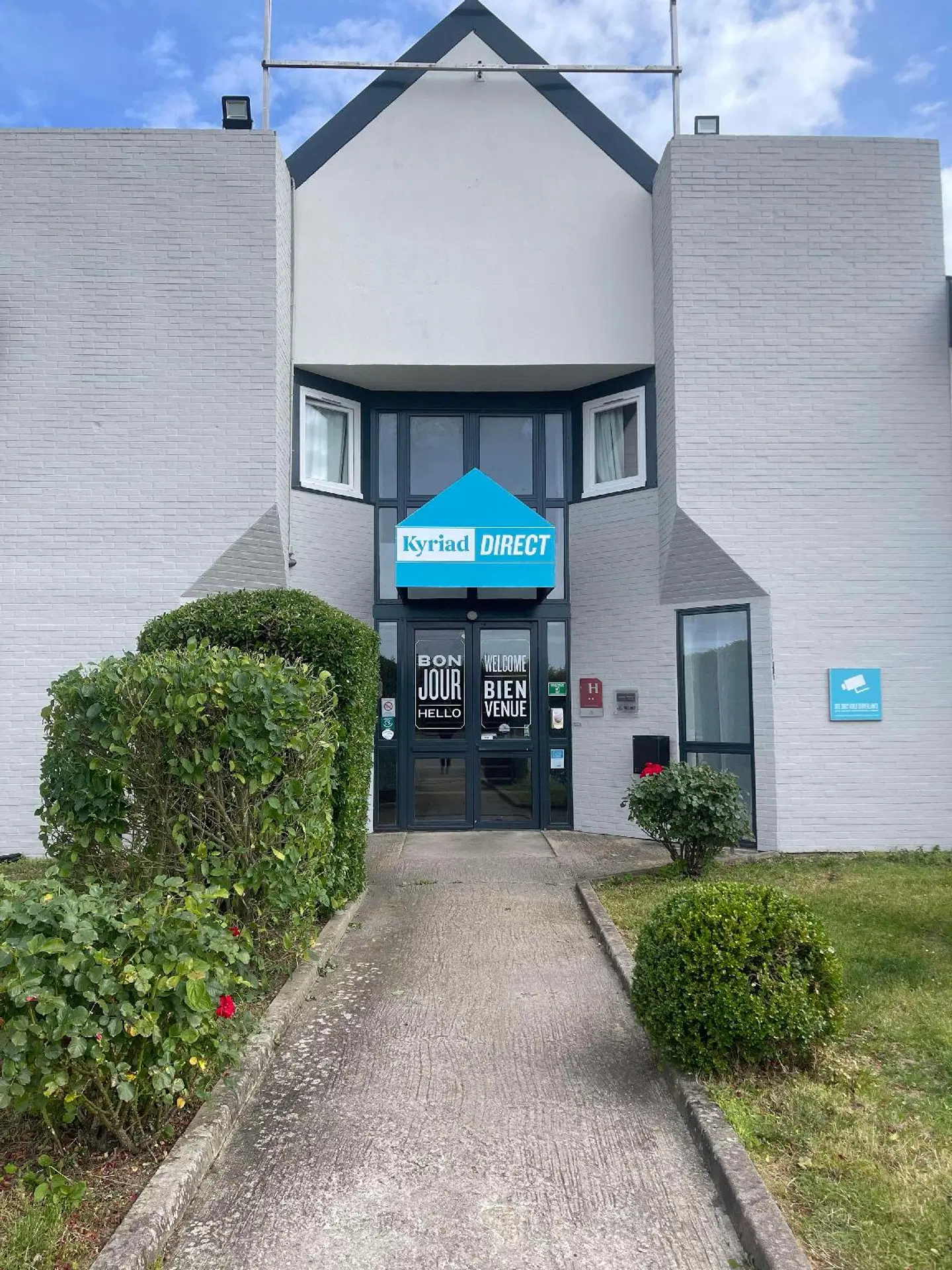 Kyriad Direct Dreux EXTERIOR