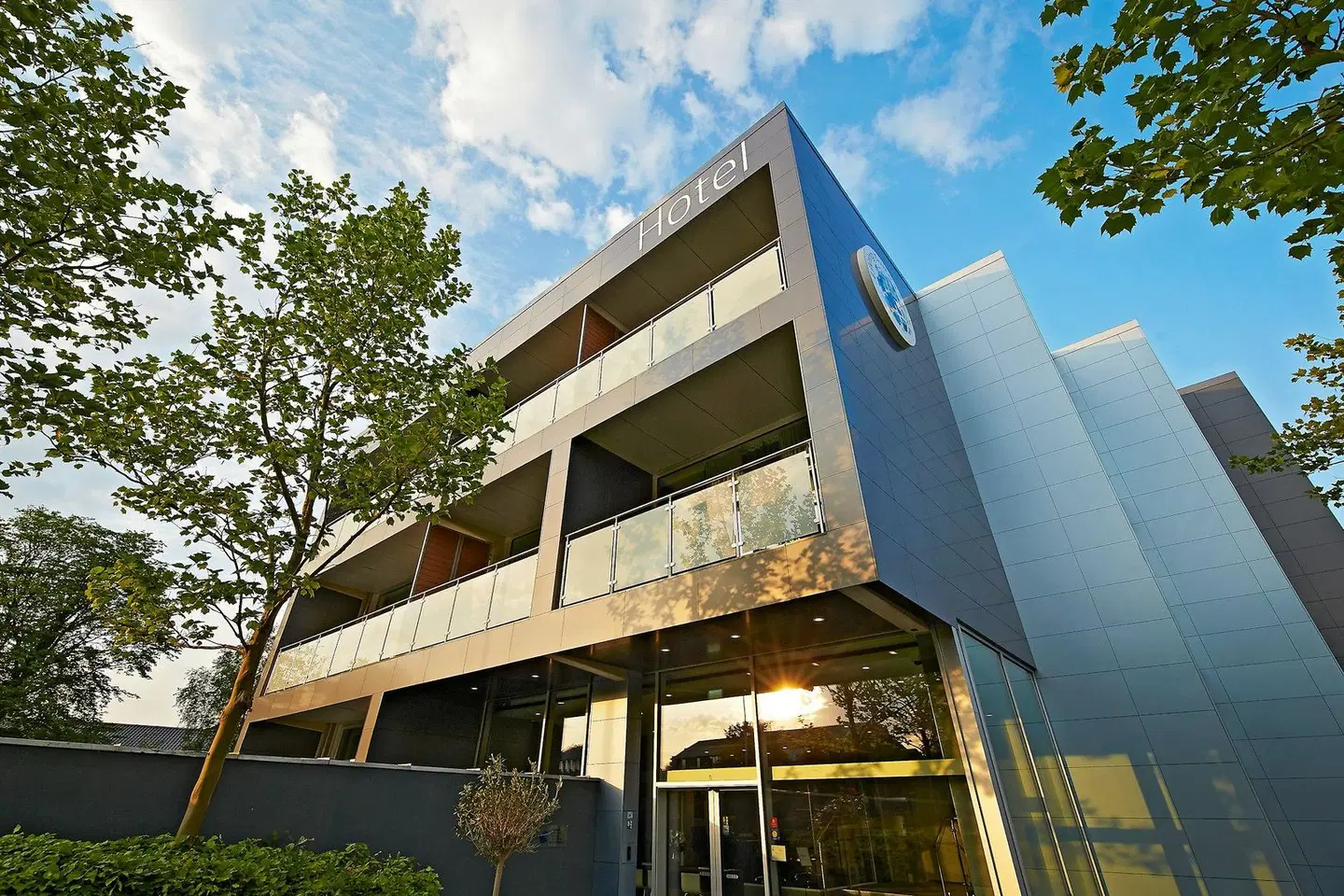 Living Suites EXTERIOR