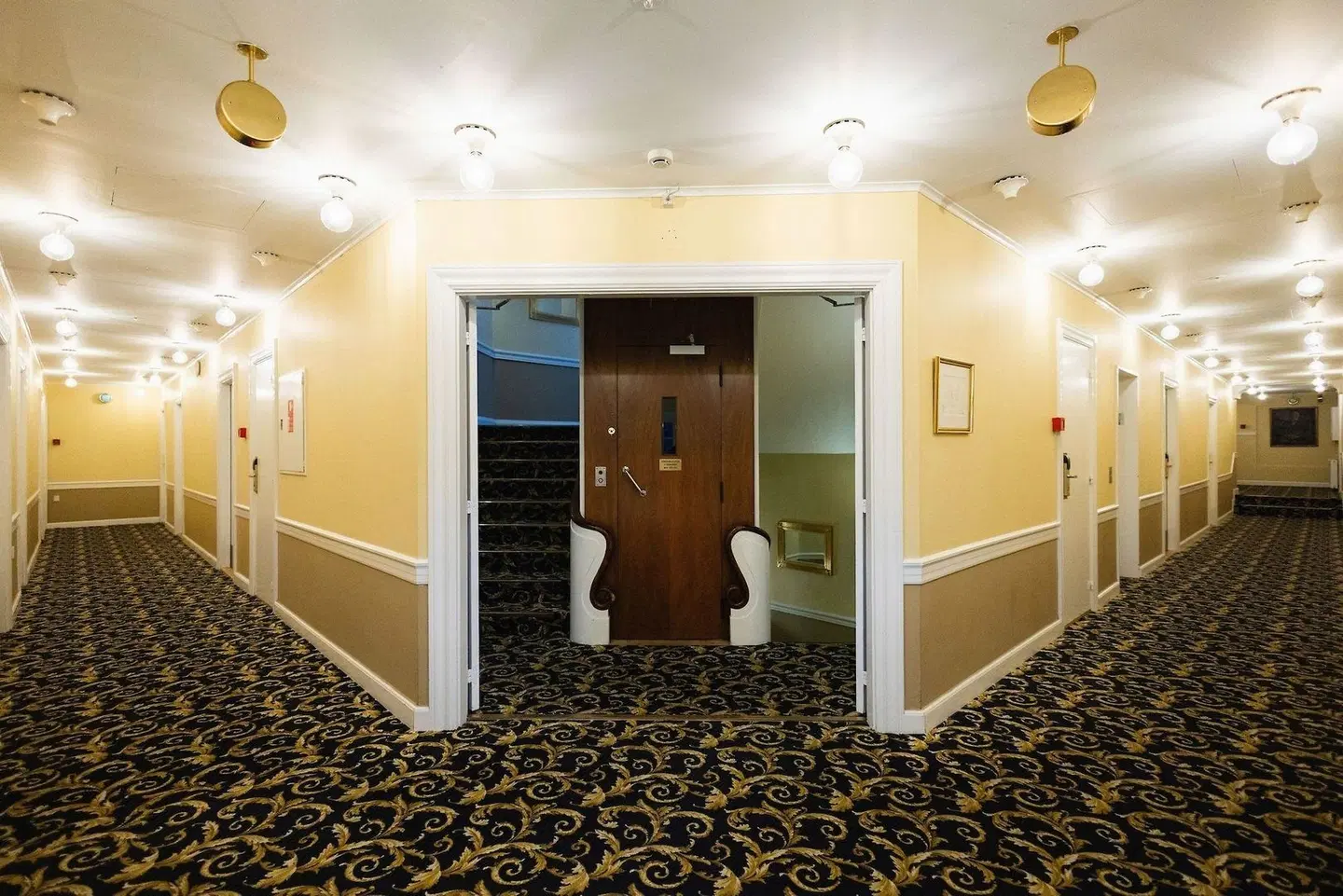Plaza LOUNGE_LOBBY