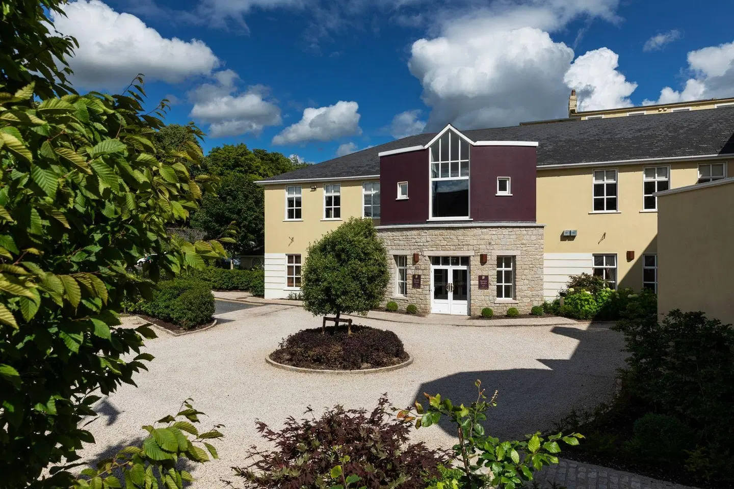Seven Oaks EXTERIOR
