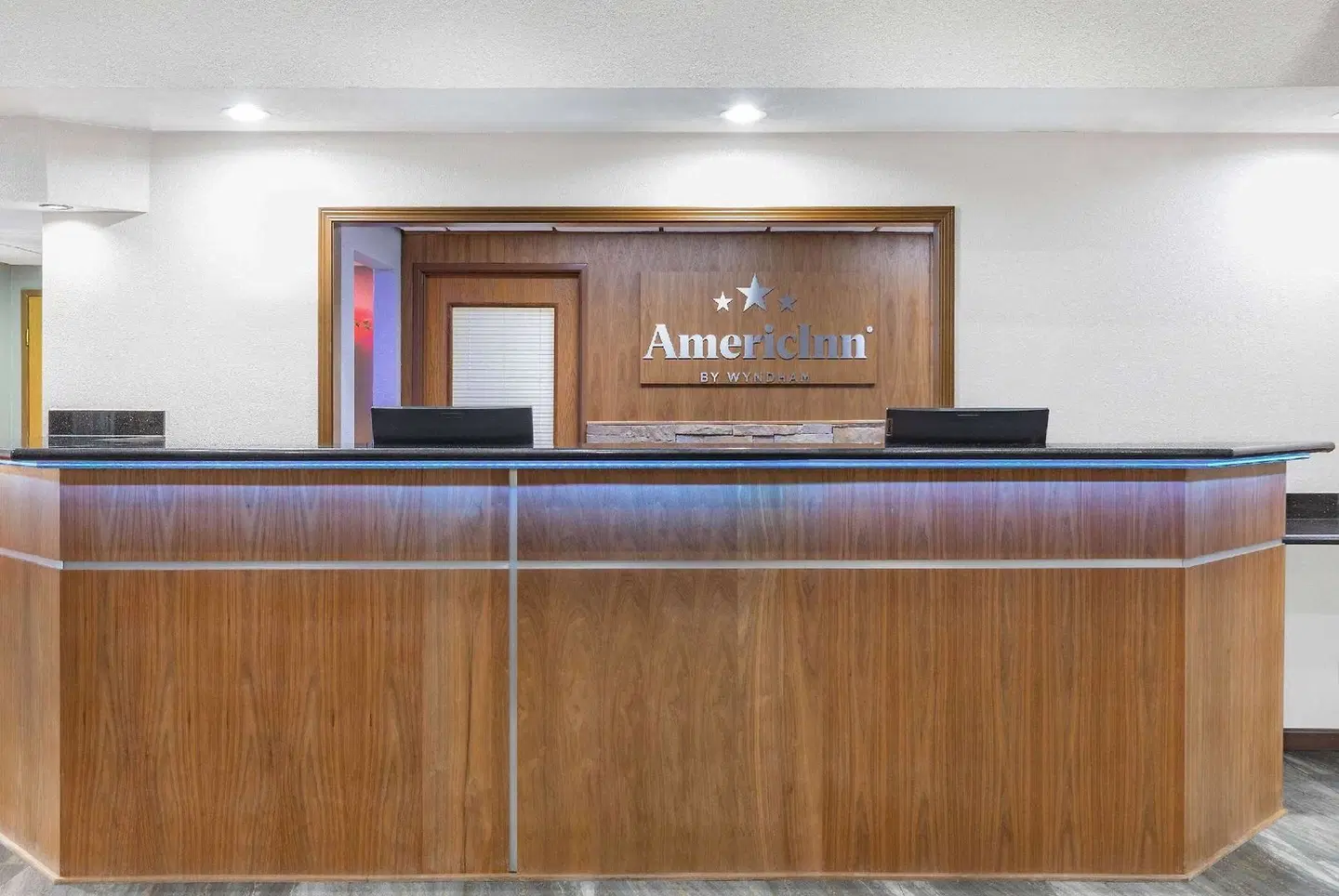 AmericInn by Wyndham Pella LOUNGE_LOBBY