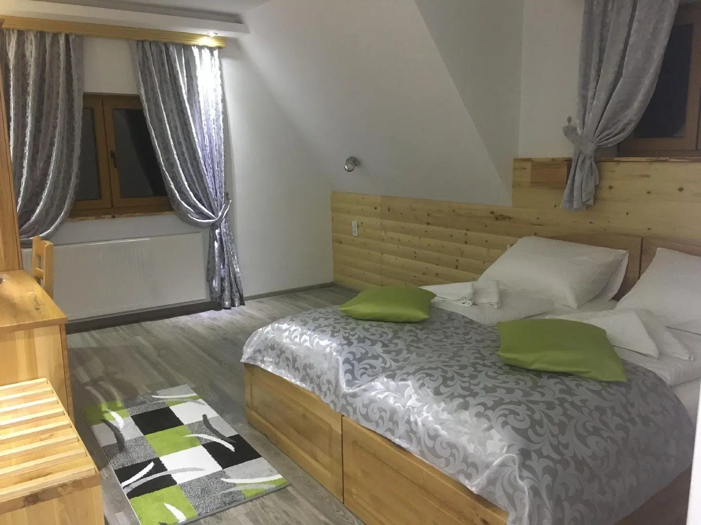 Rustic Inn River ROOM_EXAMPLE
