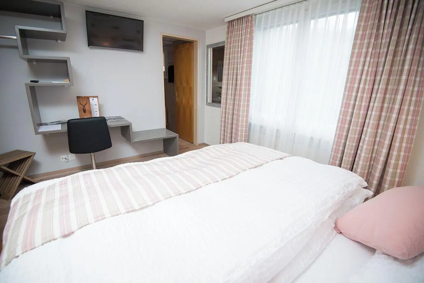 Roggerli ROOM_EXAMPLE